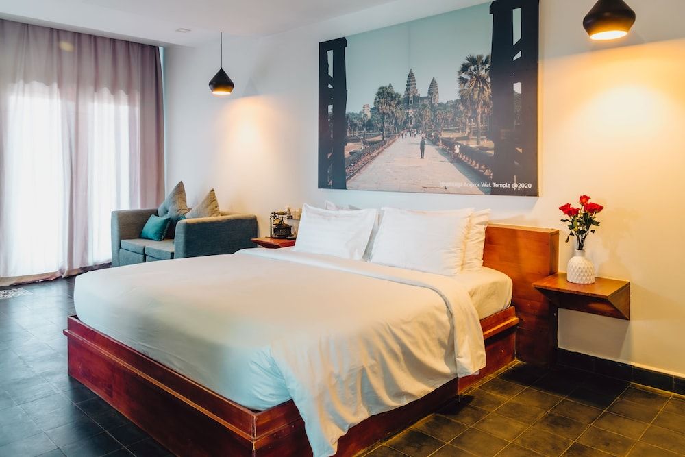 Bopha Watbo Residence Suite Room Pool View 4