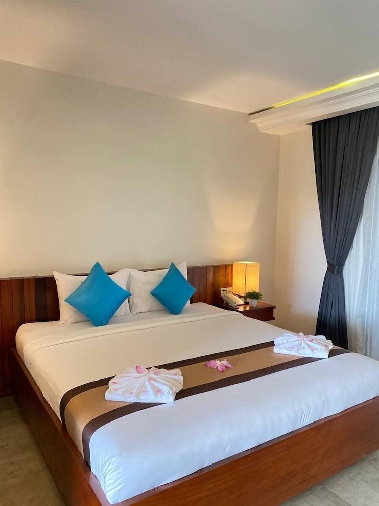 Ang Damnak Samrith Boutique Hotel Deluxe Double Room 9