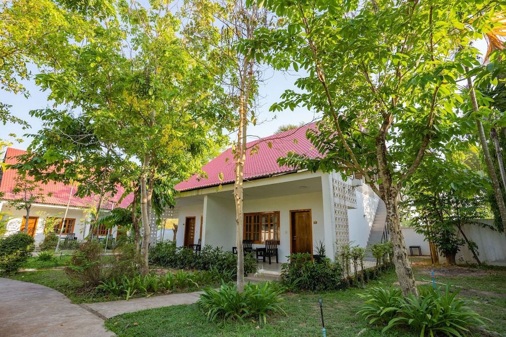 undefined Amazing Palm Resort 5