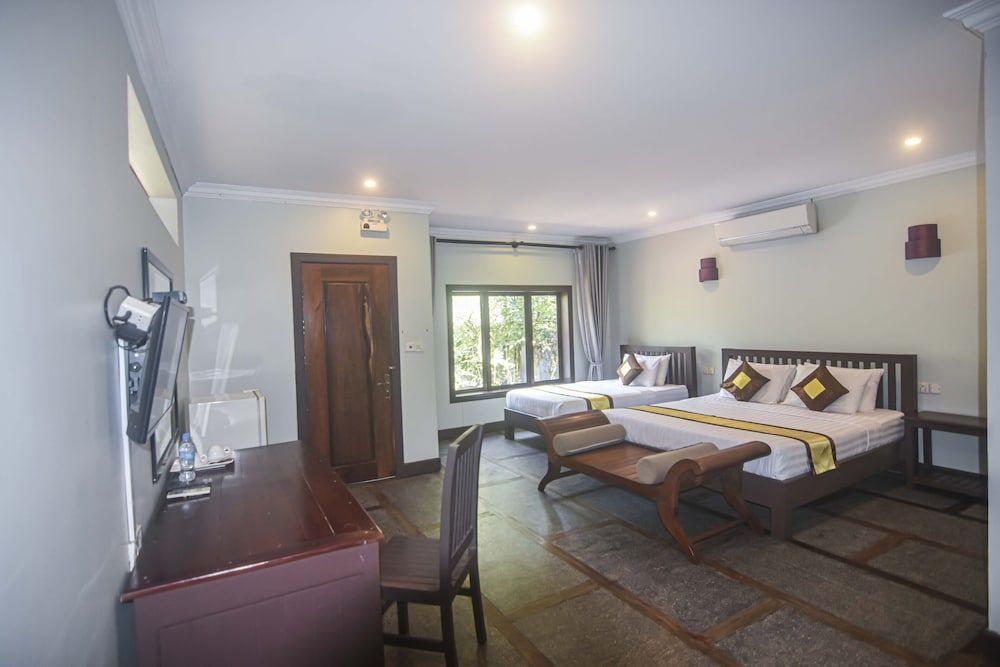 Green Empire Resort Family Bungalow 9