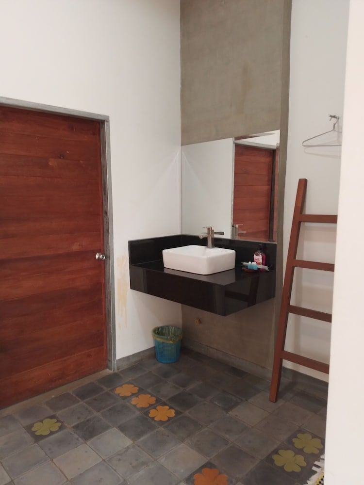 Passport Villa Economy Double Room 8