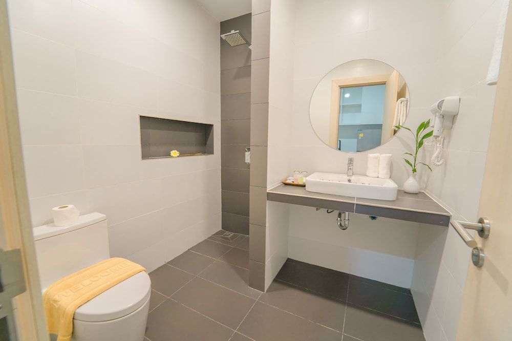 LH Residence 752 Deluxe Double Room 9