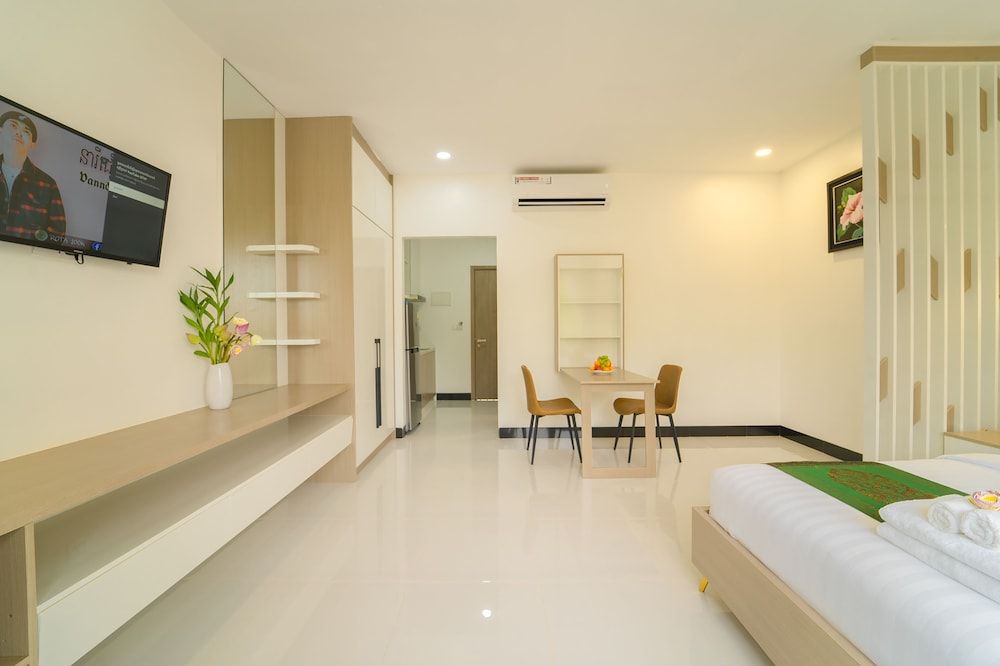 LH Residence 752 Deluxe Double Room 11