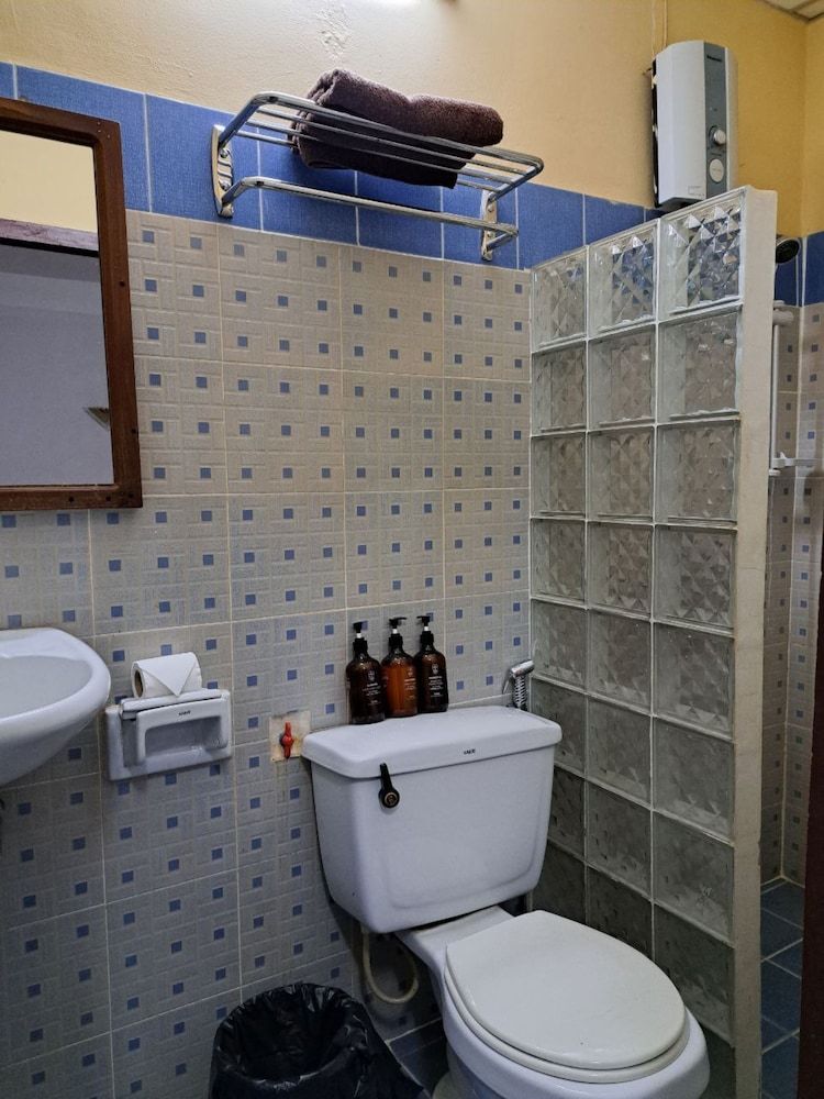 DEN HOTEL TOTONOU SIEM REAP Economy Double Room 4