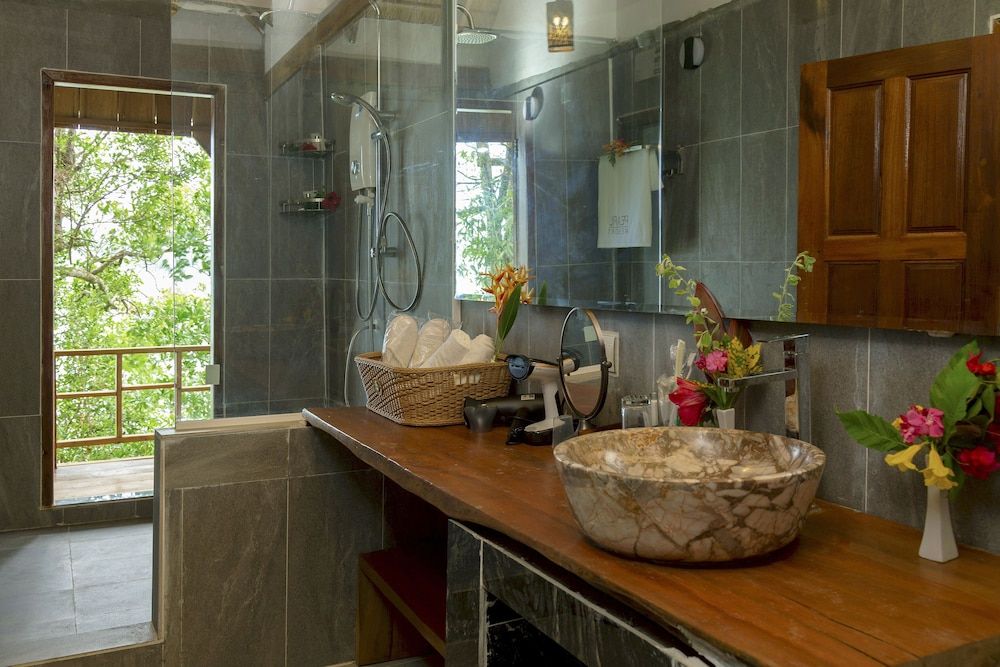 Pearl Beach Resort & Spa Deluxe Bungalow Double 4