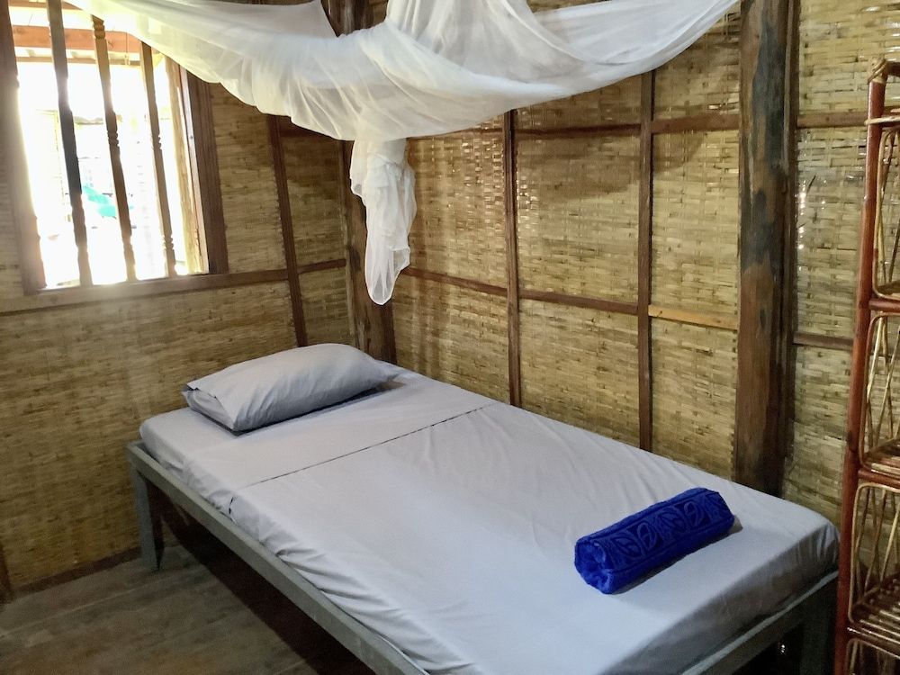Cocohuts Cambodia Traditional Twin Room