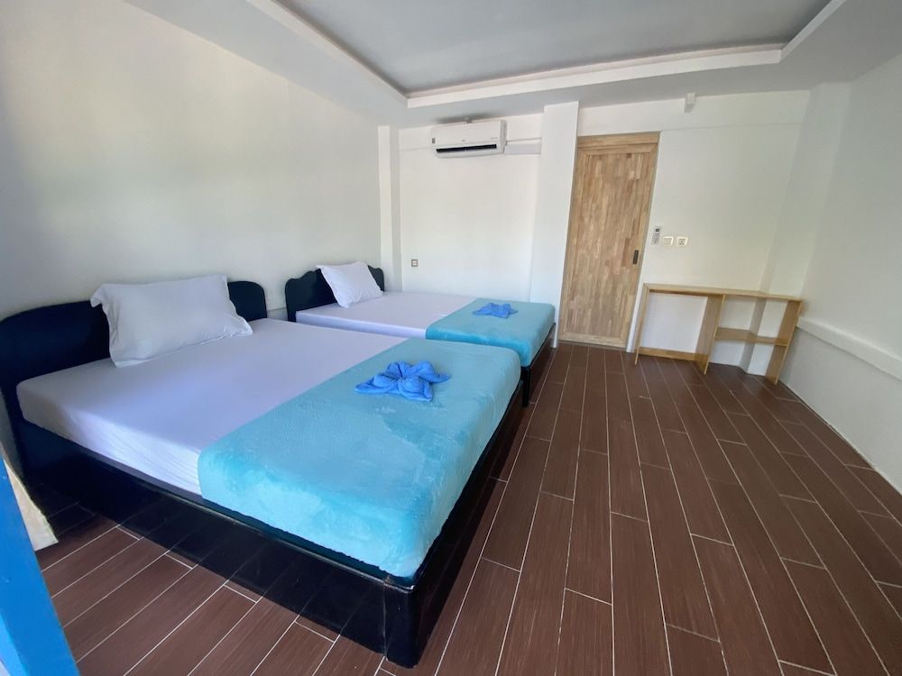 Mad Monkey Koh Rong Standard Twin Room
