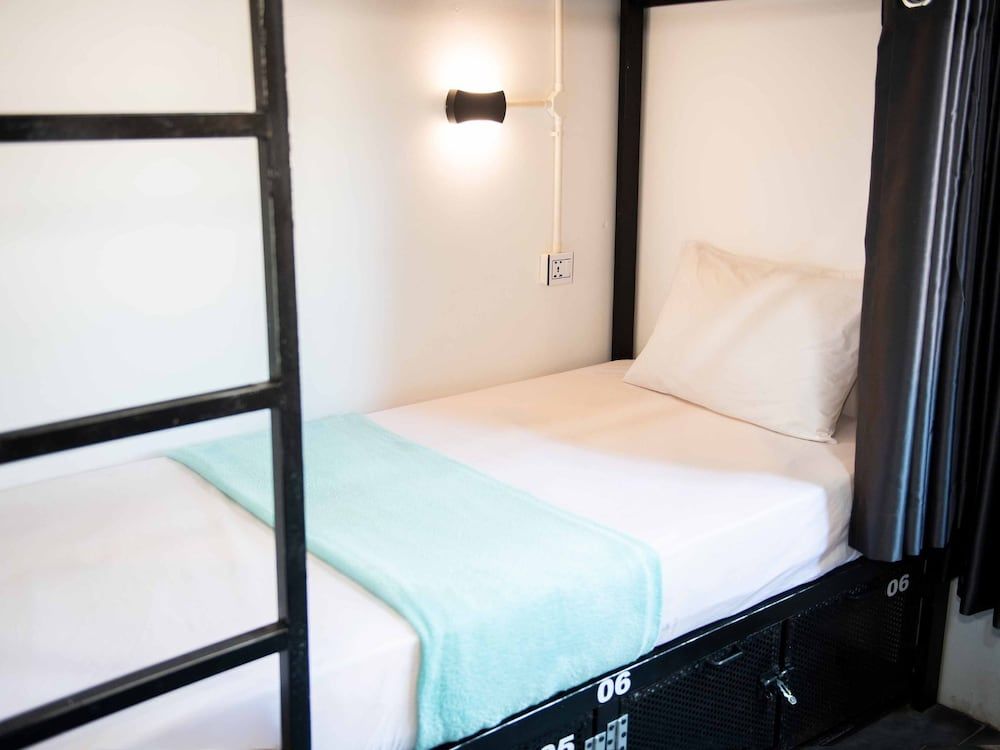 Mad Monkey Koh Rong Superior 12 Bed Female Dorm 2