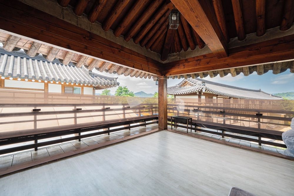 Gyeongju West Namsan Hanok Pension Deluxe Room (Chorongkkot, 2nd Floor) 4