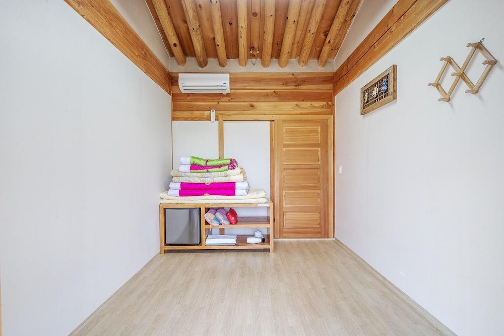 Gyeongju Wadamjung Hanok Pension Basic Room, 1 Bedroom (Cosmos) 5