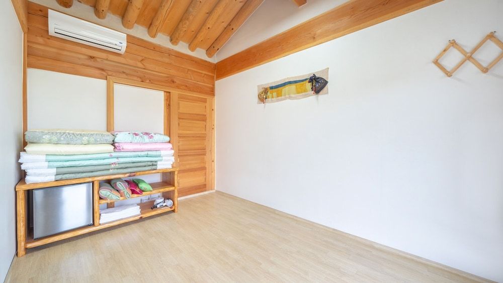 Gyeongju Wadamjung Hanok Pension Basic Room, 1 Bedroom (Cosmos) 4