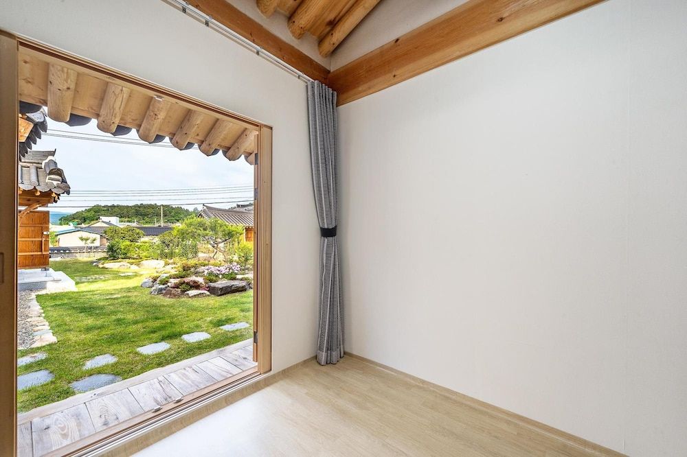 Gyeongju Wadamjung Hanok Pension Basic Room, 1 Bedroom (Moogungwha) 6