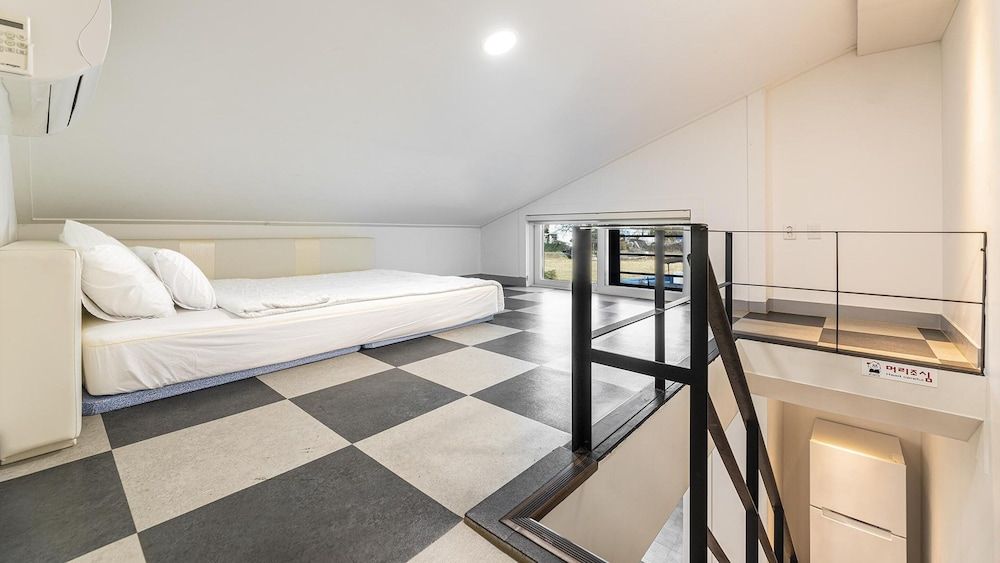 Gyeongju The One Pension Basic Room, 1 Bedroom (blue 202ho(spa)) 2