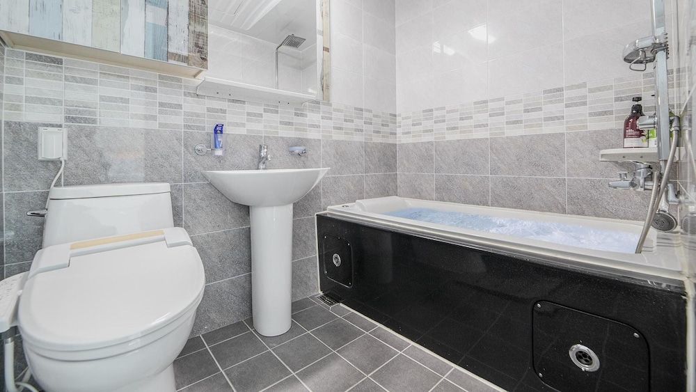 Gyeongju The One Pension Basic Room, 1 Bedroom (blue 101ho(spa)) 6