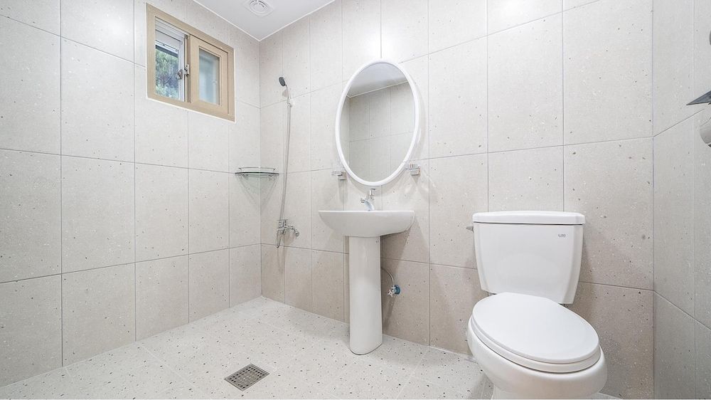 Gyeongju Themandi Pension Basic Room, 1 Bedroom (ROOM-4) 9