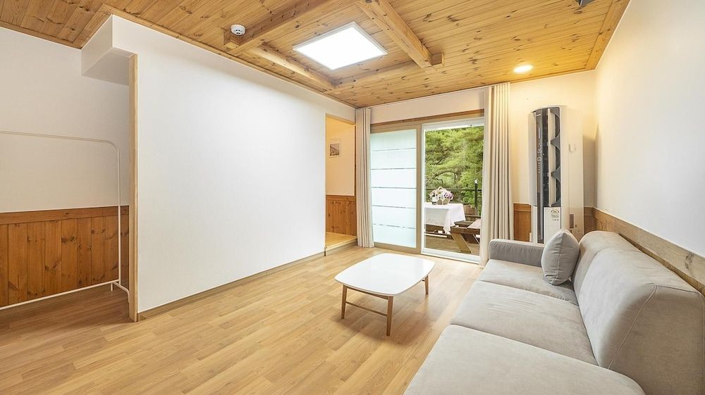 Gyeongju Themandi Pension Basic Room, 1 Bedroom (ROOM-4) 11
