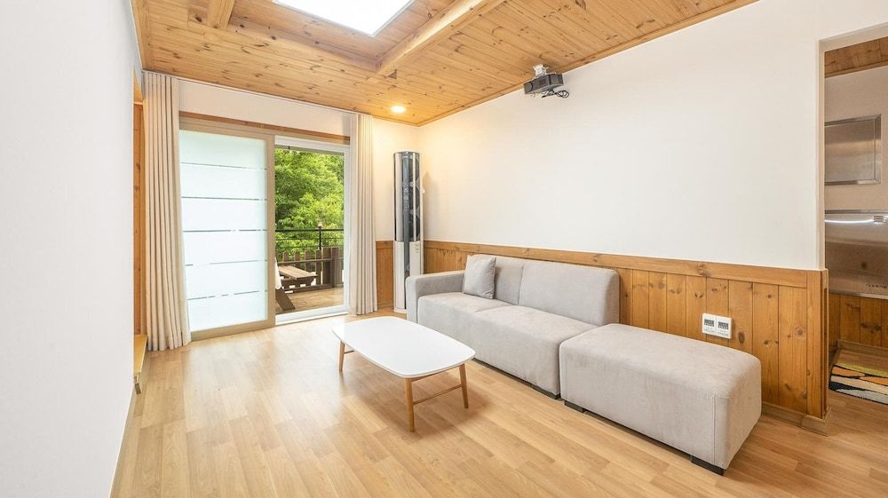 Gyeongju Themandi Pension Basic Room, 1 Bedroom (ROOM-4) 5