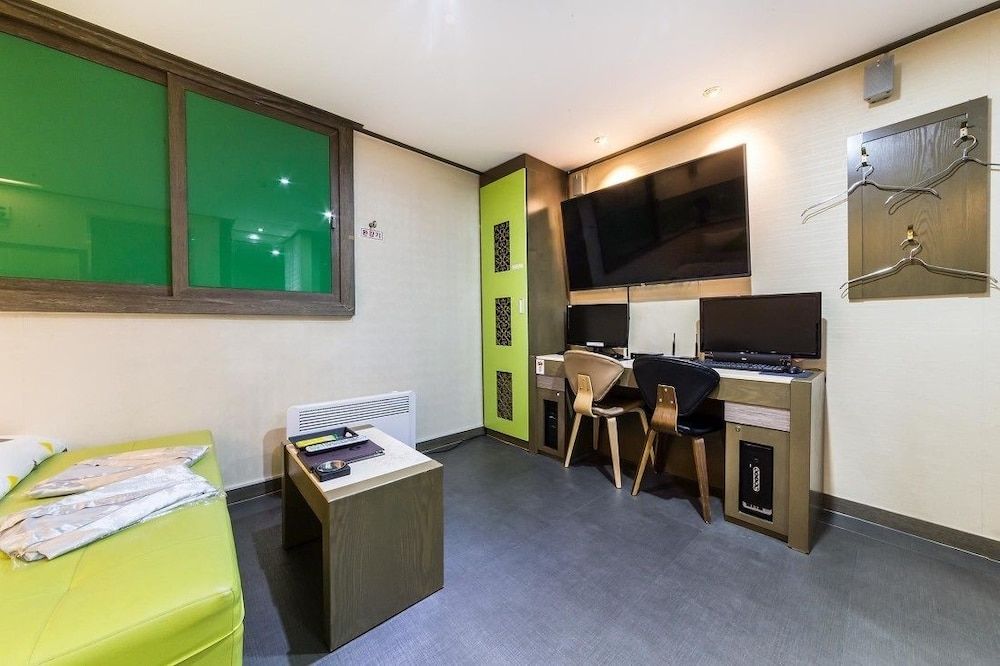 Major Hotel Twin Room 4