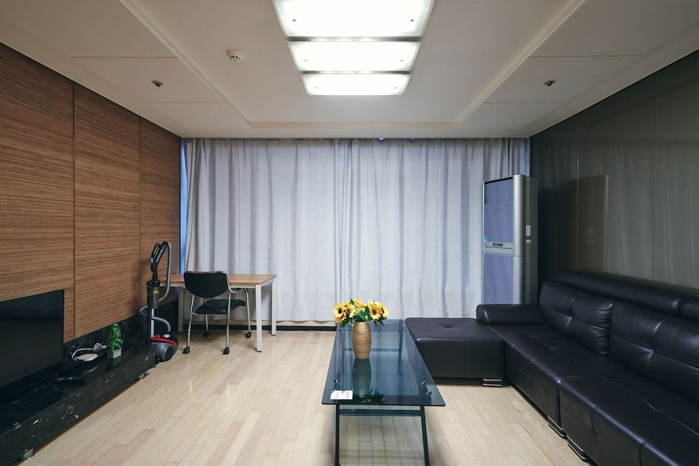 Samseong Apt City Airport Premier Apartment 13