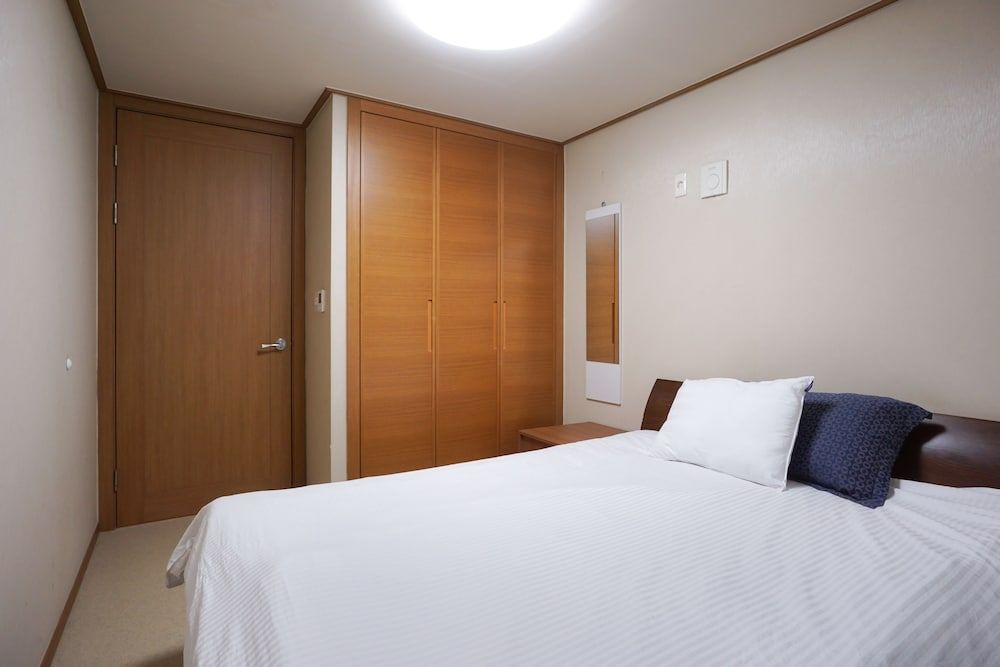 undefined Gangnam Stn Luxury Apt 5