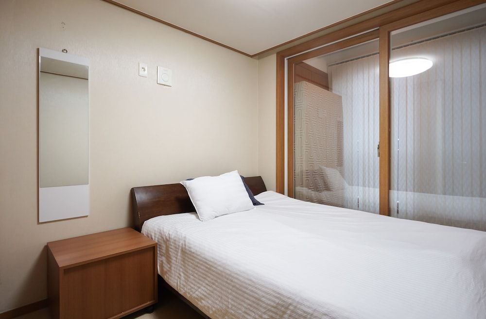 undefined Gangnam Stn Luxury Apt 6