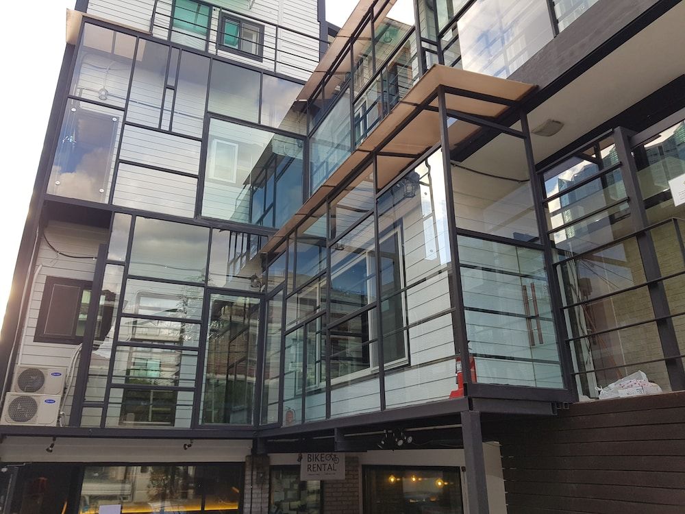 undefined Inno Guesthouse & Bar Hongdae - Hostel 6