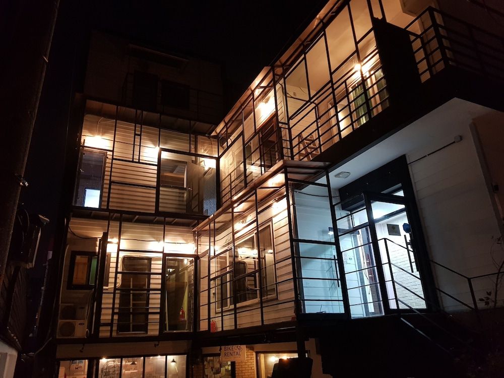 undefined Inno Guesthouse & Bar Hongdae - Hostel 8