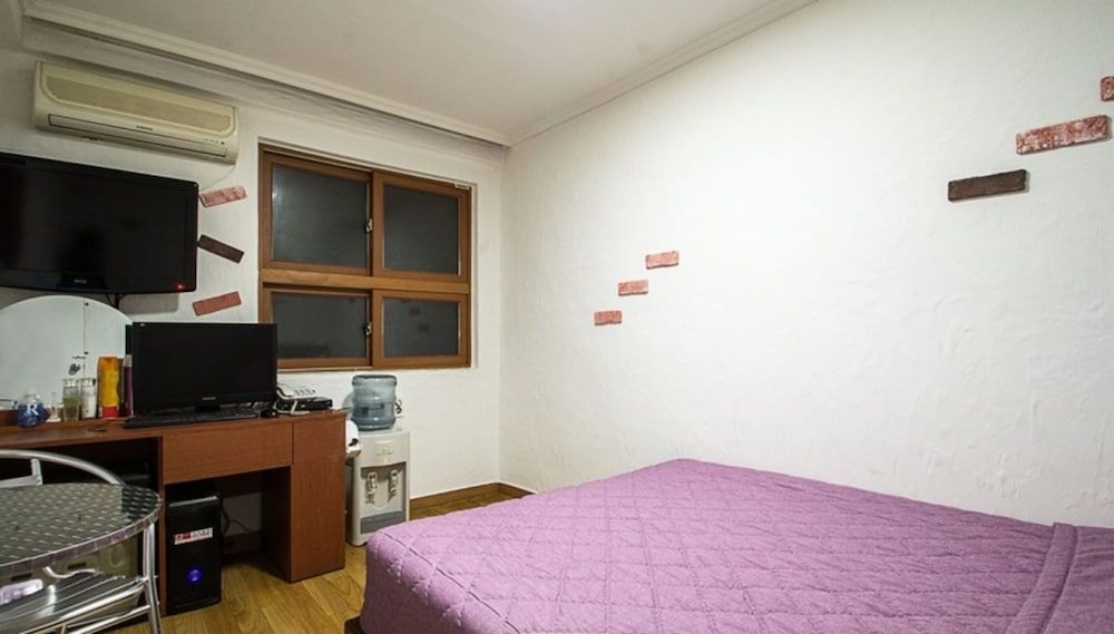 undefined Oslo Motel 6