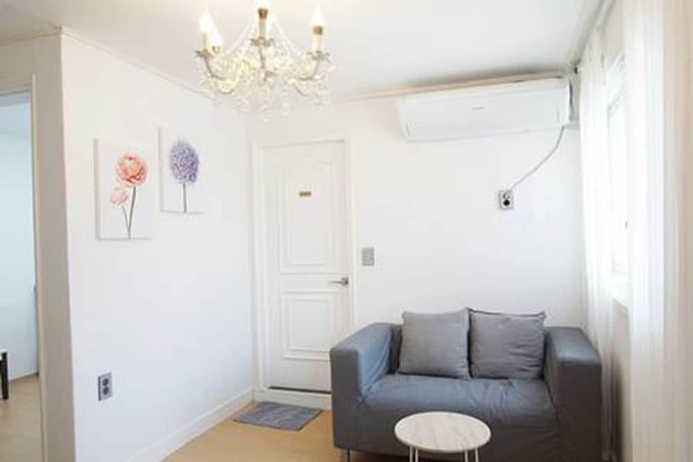 Kim's Family House 1-2F House (2F) 10