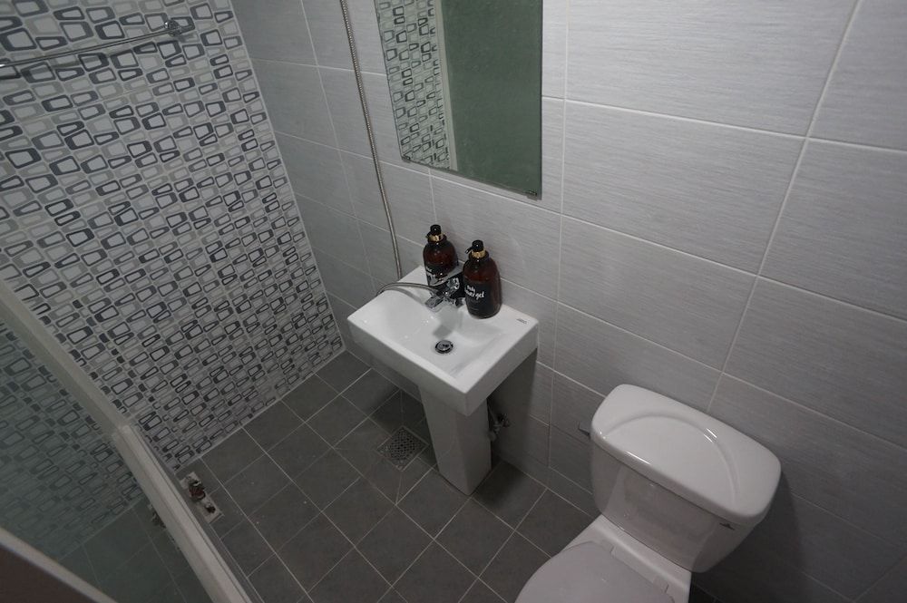 Blue Mansion Guesthouse Deluxe Double Room 9