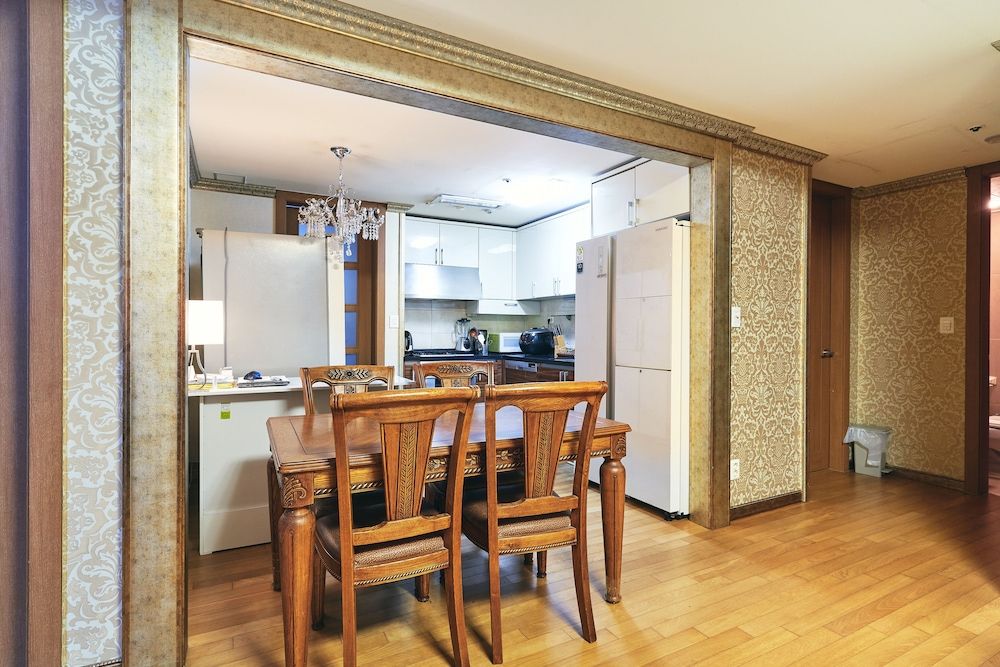 undefined Gangnam Metro Platinum 2