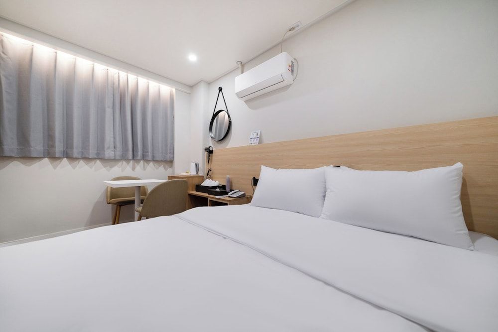 undefined Alma Hotel