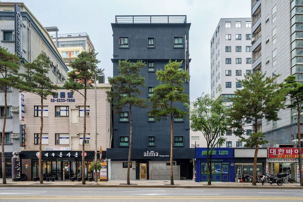 undefined Alma Hotel 4