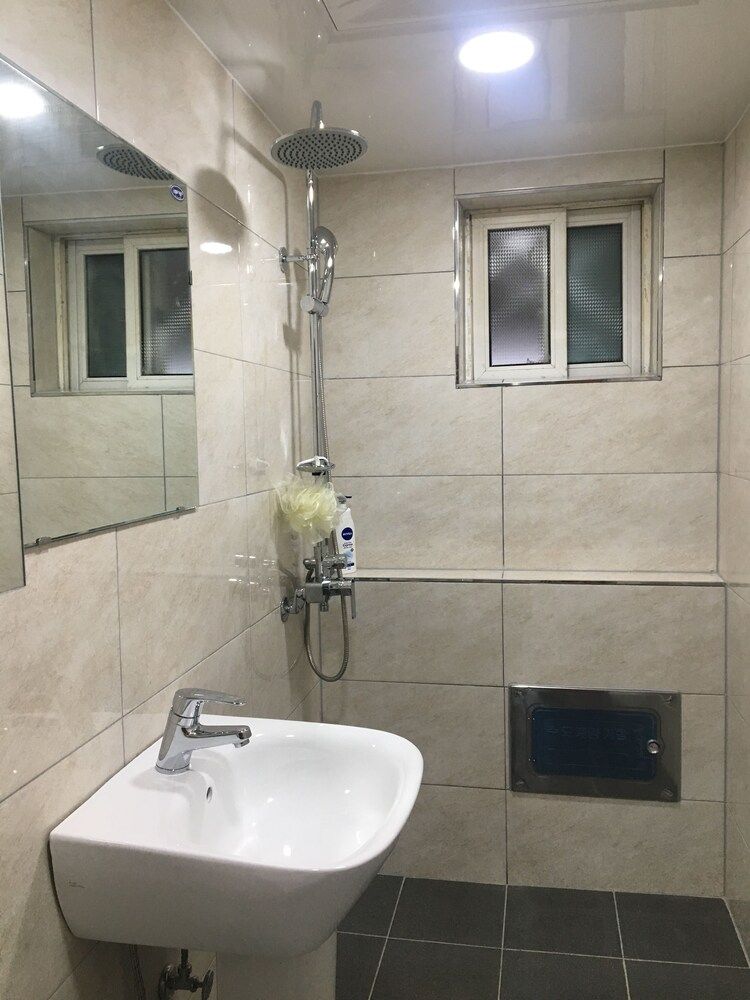 Myeongdong Cozy Skyline Full House 11