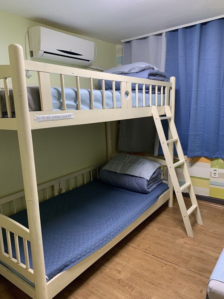 Housestay 2nd Guesthouse - Hostel Shared Dormitory, Women only (4 people)