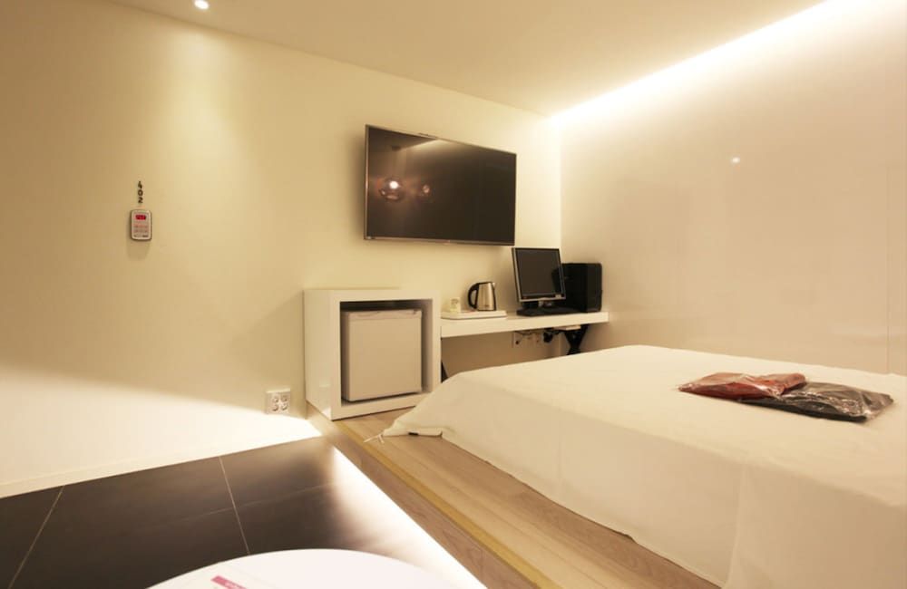 undefined Hotel Cindy 7