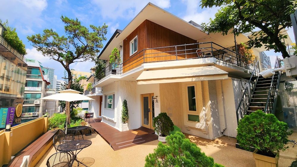 undefined OYO Myeongdong 5 Lodge 6