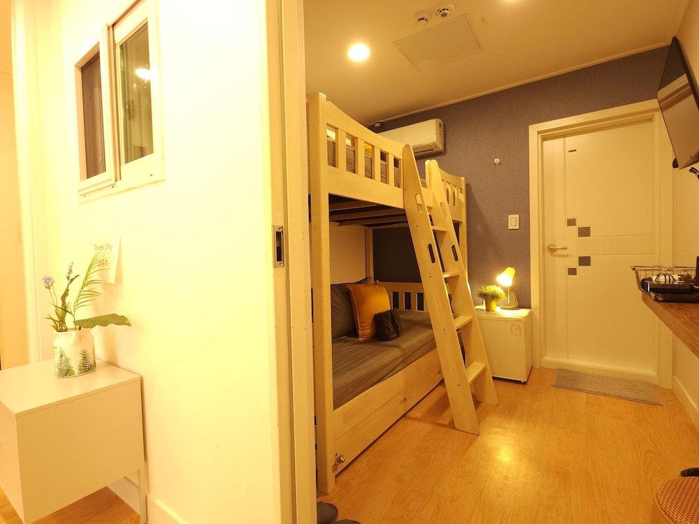 undefined OYO Myeongdong 5 Lodge 3