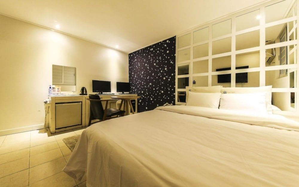 undefined Hotel Reem 8