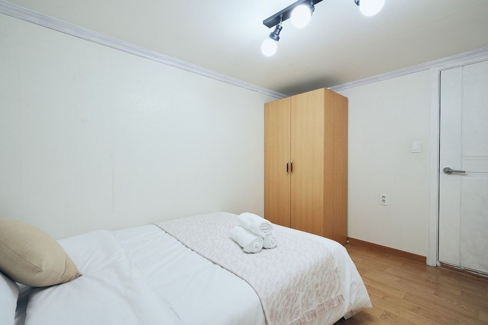 MYEONGDONG Station 2Min HOUSE Full House 9