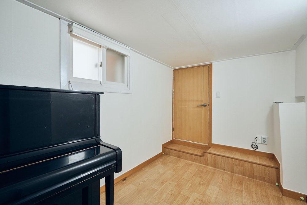 MYEONGDONG Station 2Min HOUSE Full House 25