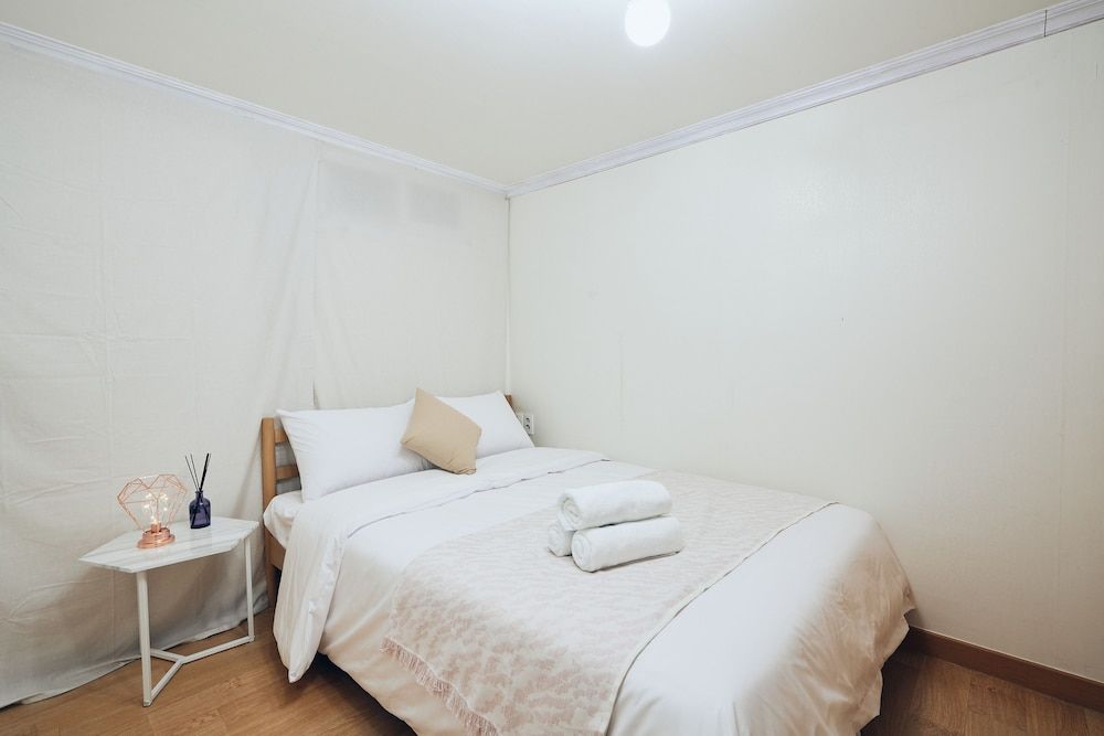 MYEONGDONG Station 2Min HOUSE Full House 2