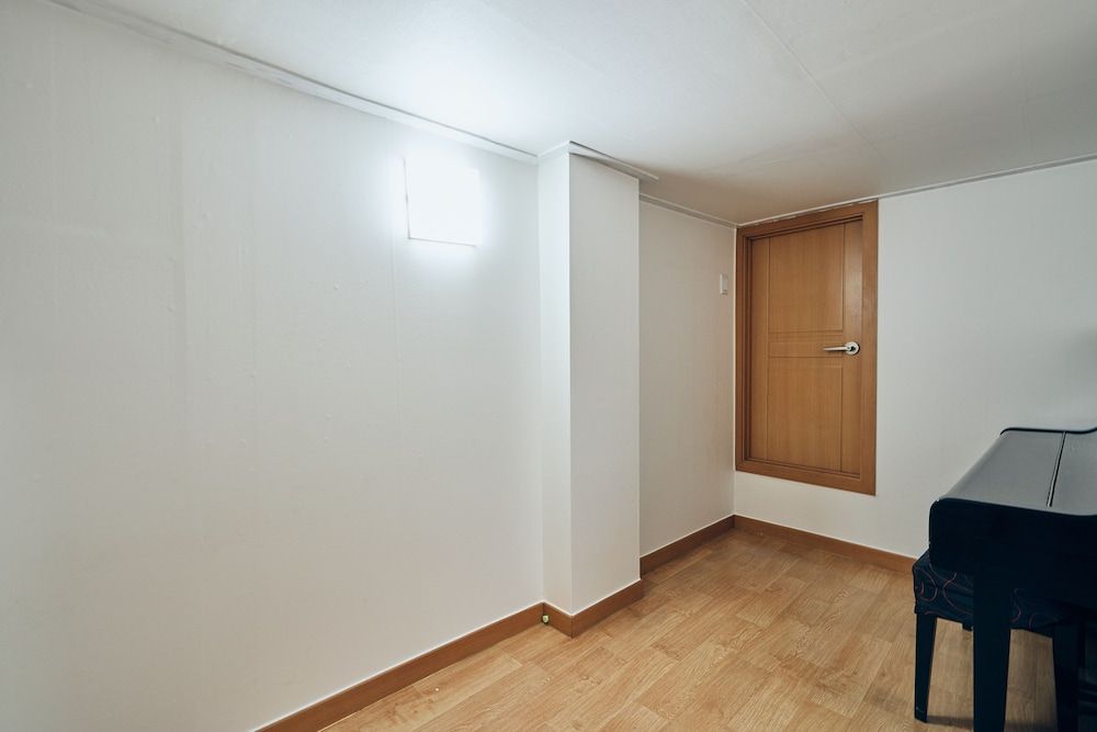 MYEONGDONG Station 2Min HOUSE Full House 17