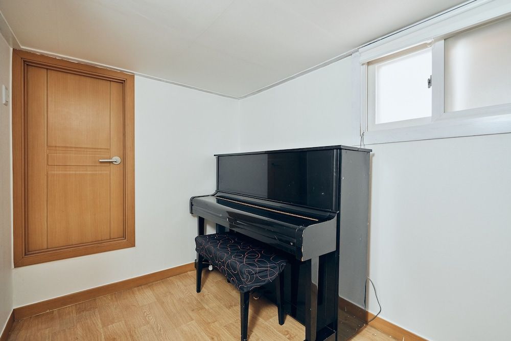 MYEONGDONG Station 2Min HOUSE Full House 26