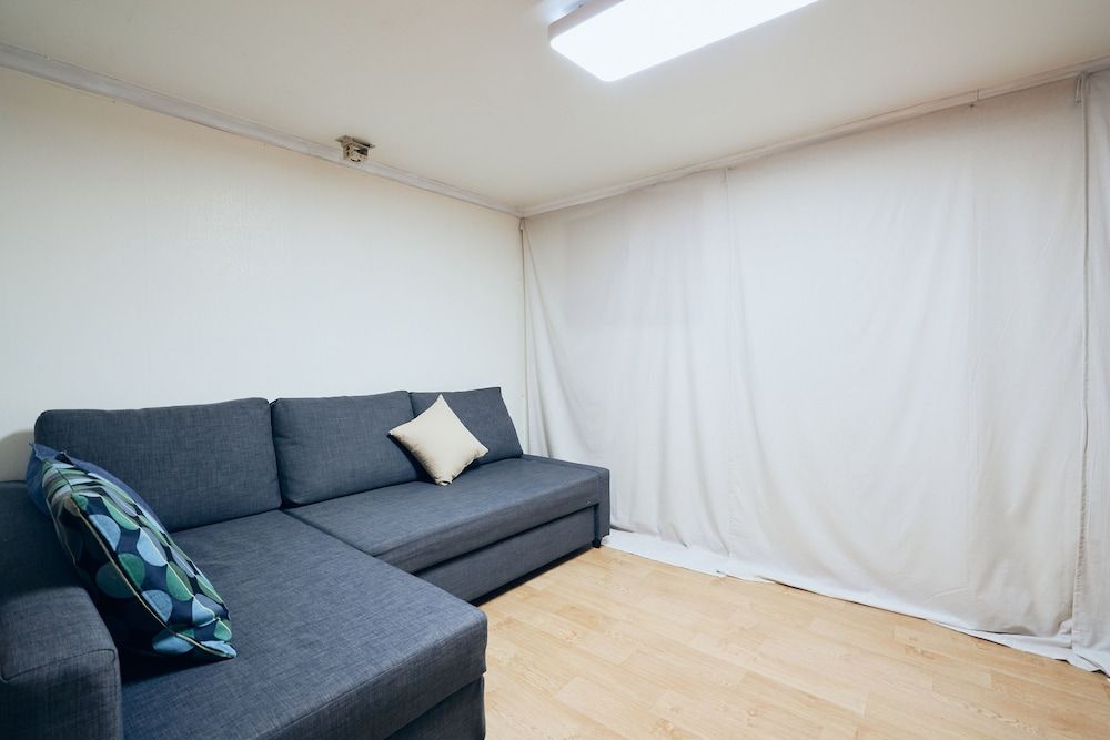 MYEONGDONG Station 2Min HOUSE Full House 22