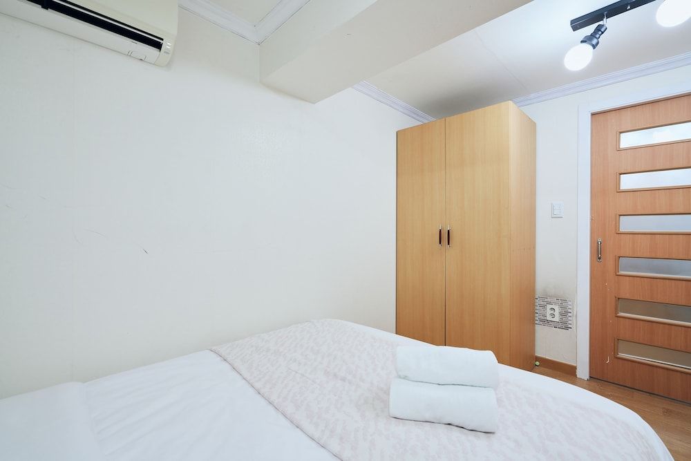 MYEONGDONG Station 2Min HOUSE Full House 6