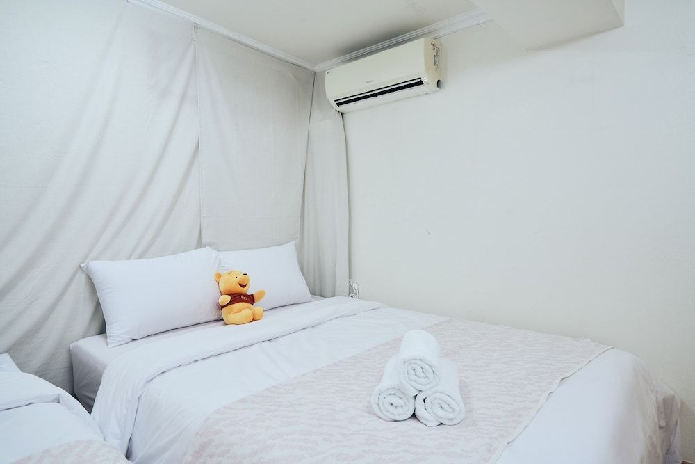 MYEONGDONG Station 2Min HOUSE Full House 4