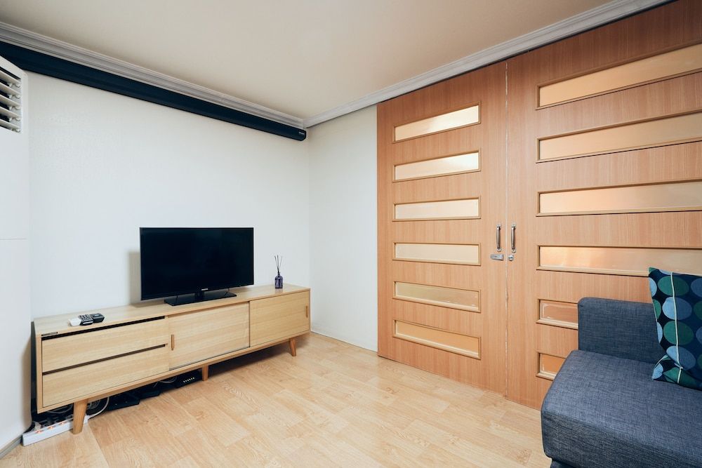 MYEONGDONG Station 2Min HOUSE Full House 23