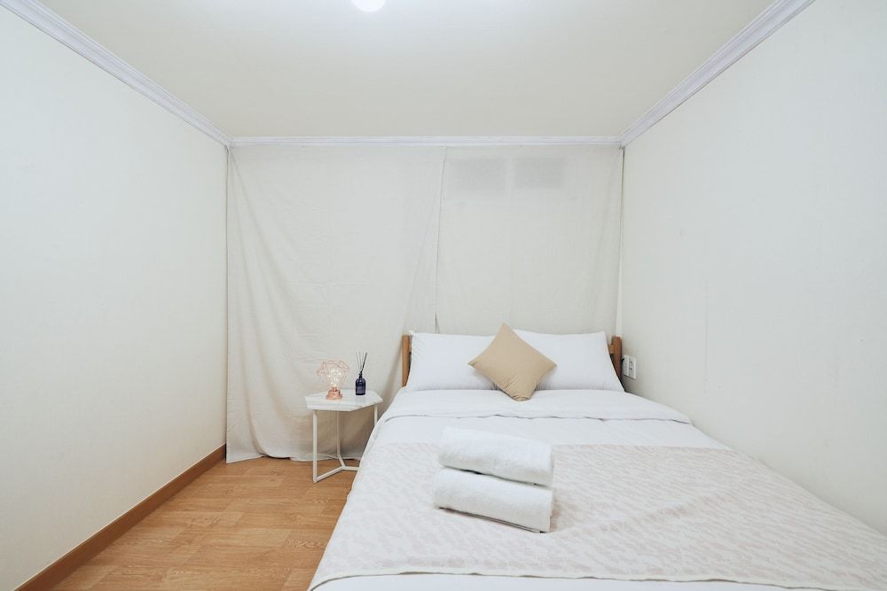 MYEONGDONG Station 2Min HOUSE Full House 8