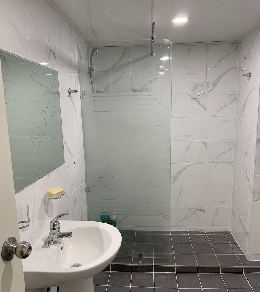 Bomulzip Hongdae Branch - Hostel Quadruple Room 8